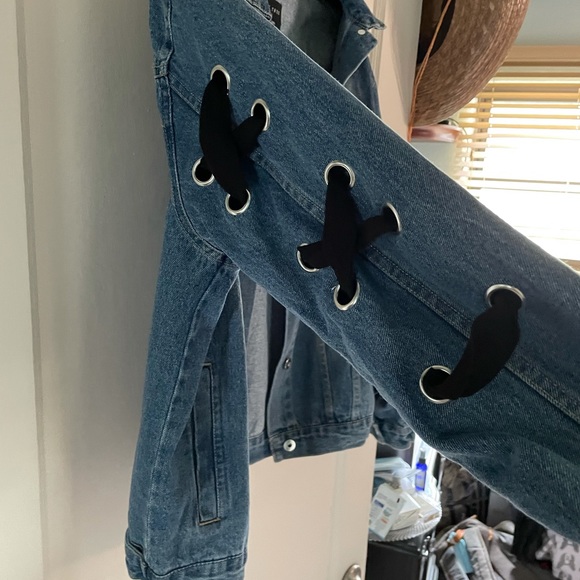 Jean jacket - Picture 2 of 4